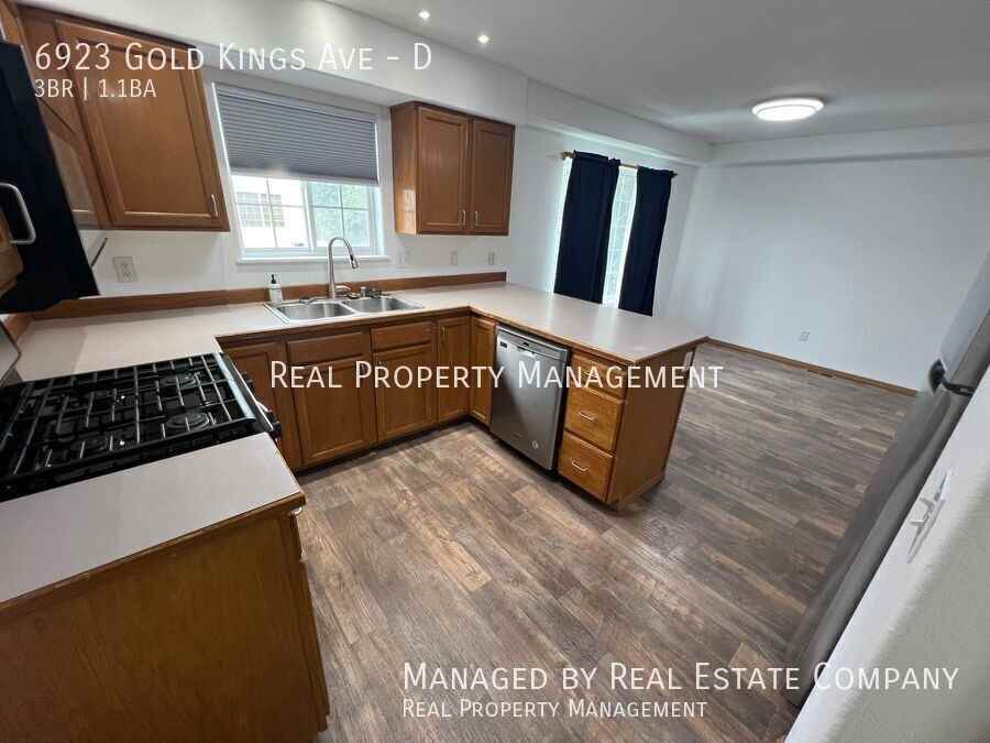 6923 Gold Kings Ave #D - Photo 5 of 17