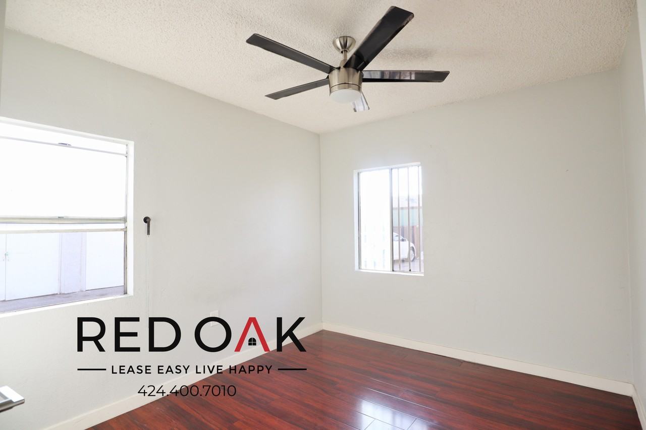 1184 E 52nd St #1184-3-4 - Photo 4 of 26