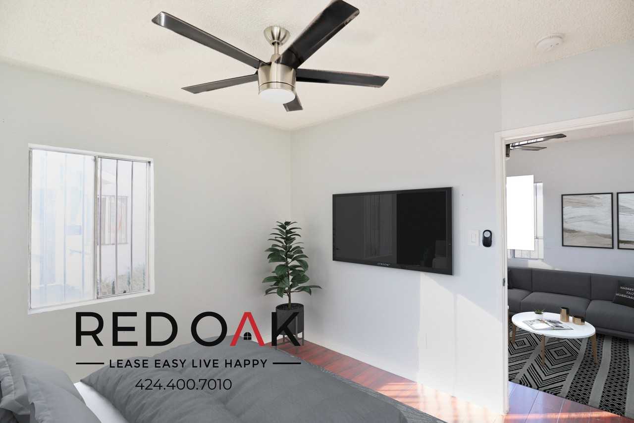 1184 E 52nd St #1184-3-4 - Photo 5 of 26
