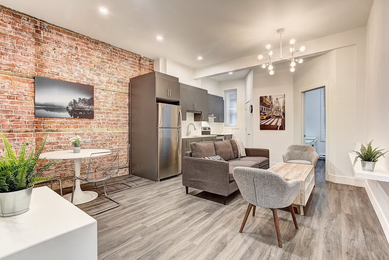 2077 Boulevard De Maisonneuve Ouest - Photo 2 of 12