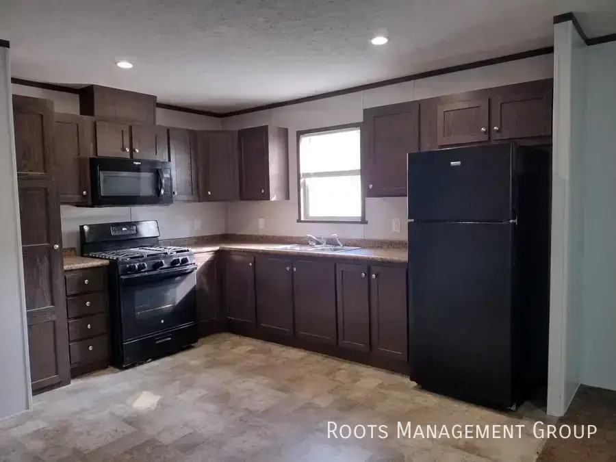3606 Aurora Ct - Photo 4 of 9
