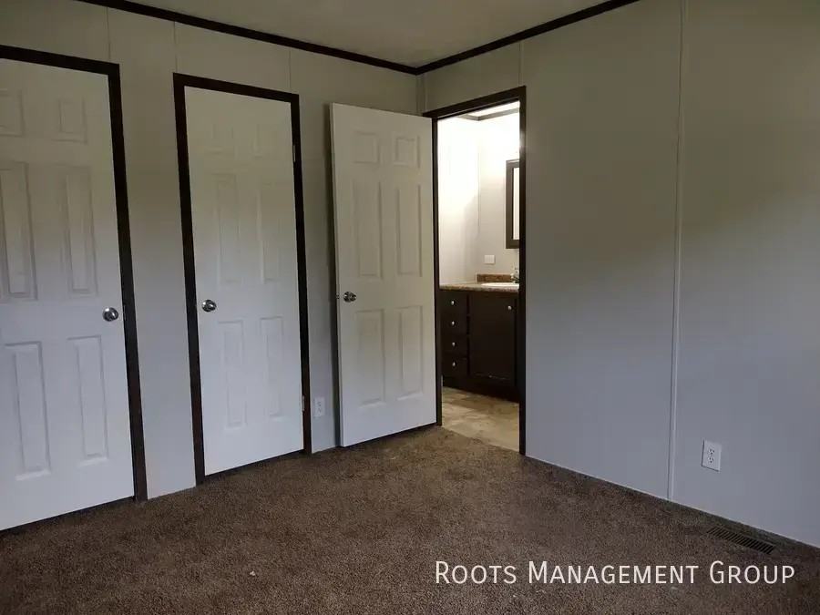3606 Aurora Ct - Photo 5 of 9
