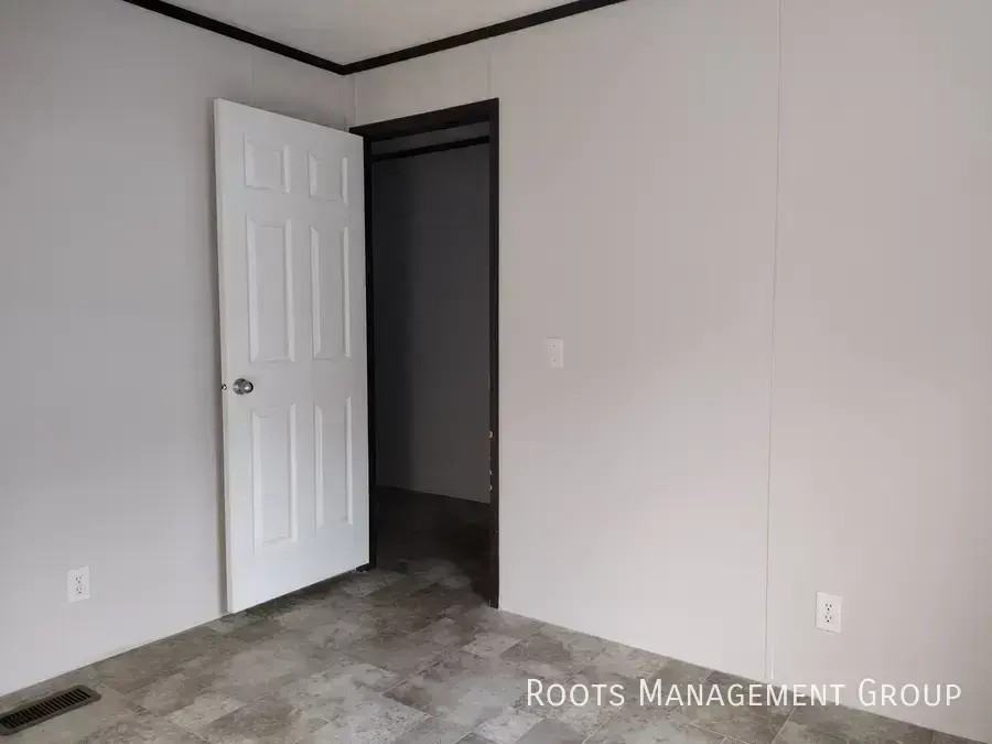 3606 Aurora Ct - Photo 7 of 9