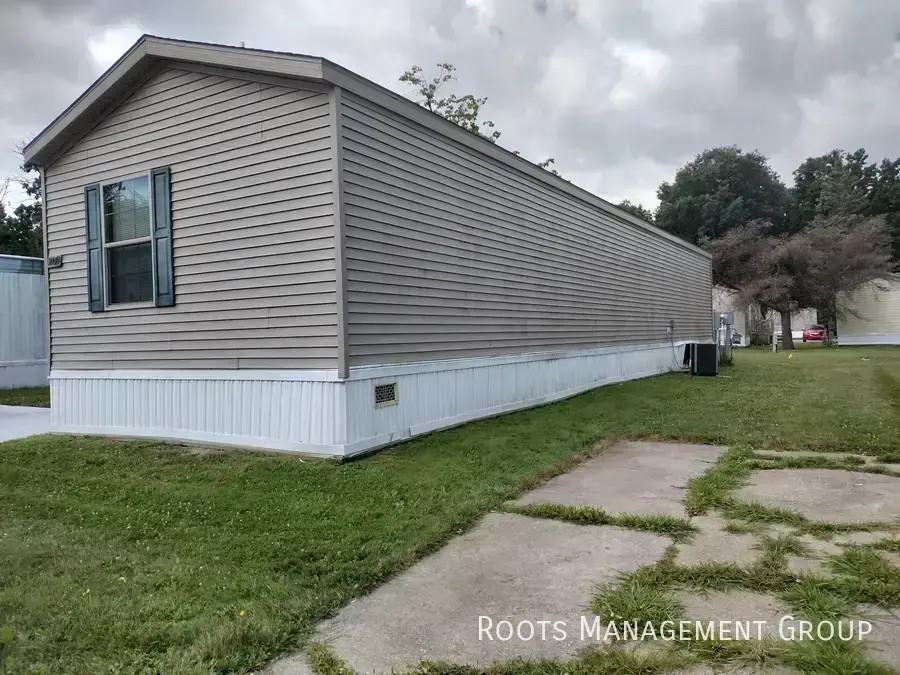 2443 Gena Ann Ln - Photo 2 of 9