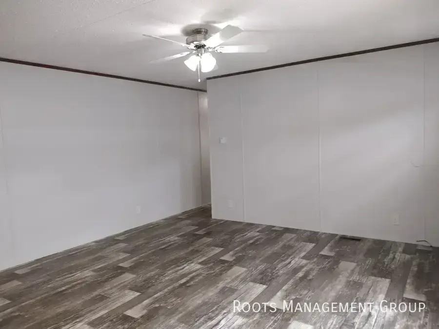 2443 Gena Ann Ln - Photo 3 of 9