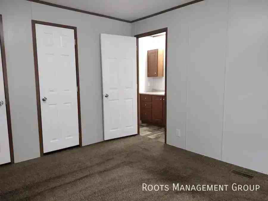 2443 Gena Ann Ln - Photo 5 of 9