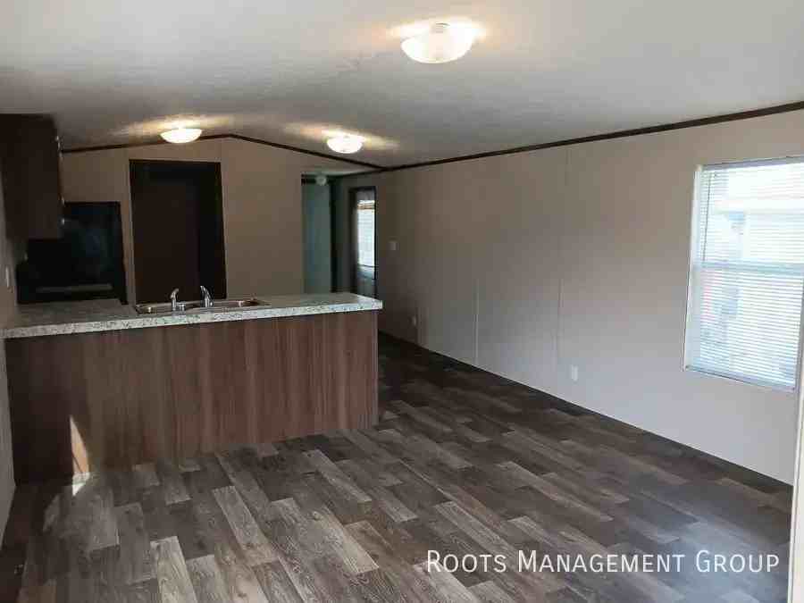 15 Locust St #15 - Photo 3 of 33