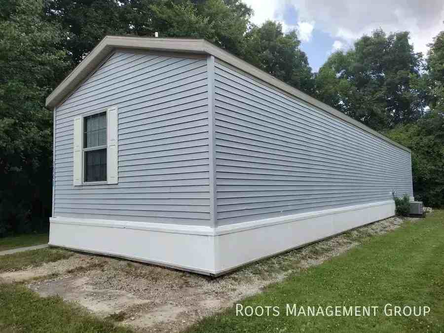 3650 Aurora Ct - Photo 2 of 9
