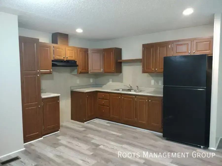 3650 Aurora Ct - Photo 4 of 9