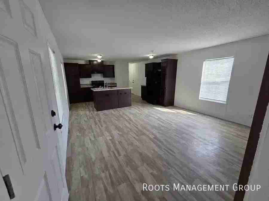 2605 Forest Oaks St #2605F - Photo 4 of 17