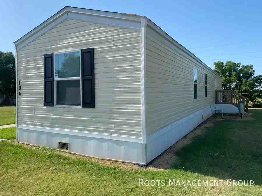 104 Becky Dr #104 - Photo 2 of 17