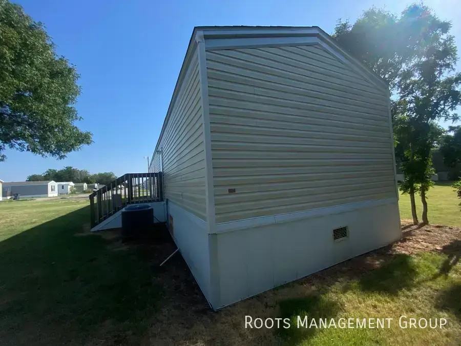 104 Becky Dr #104 - Photo 3 of 17