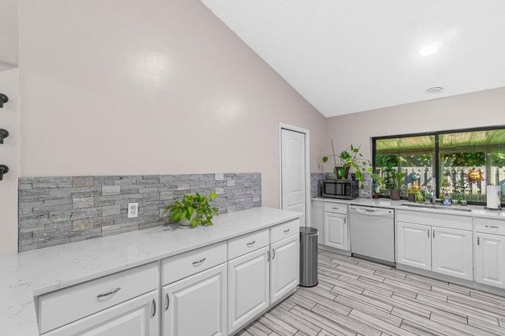 5335 Havasu Court - Photo 5 of 8