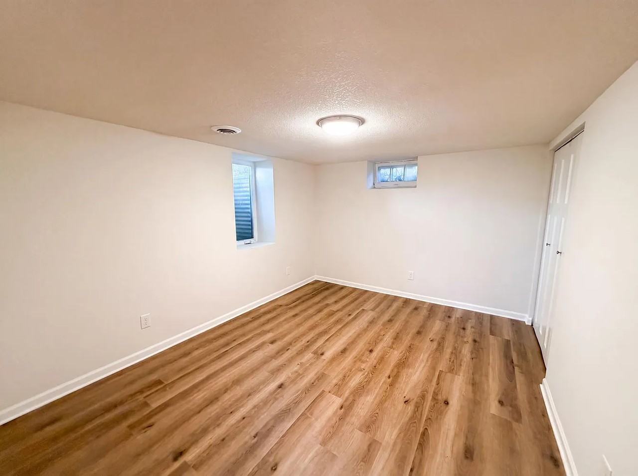 2084 Hillview Road - Photo 3 of 7