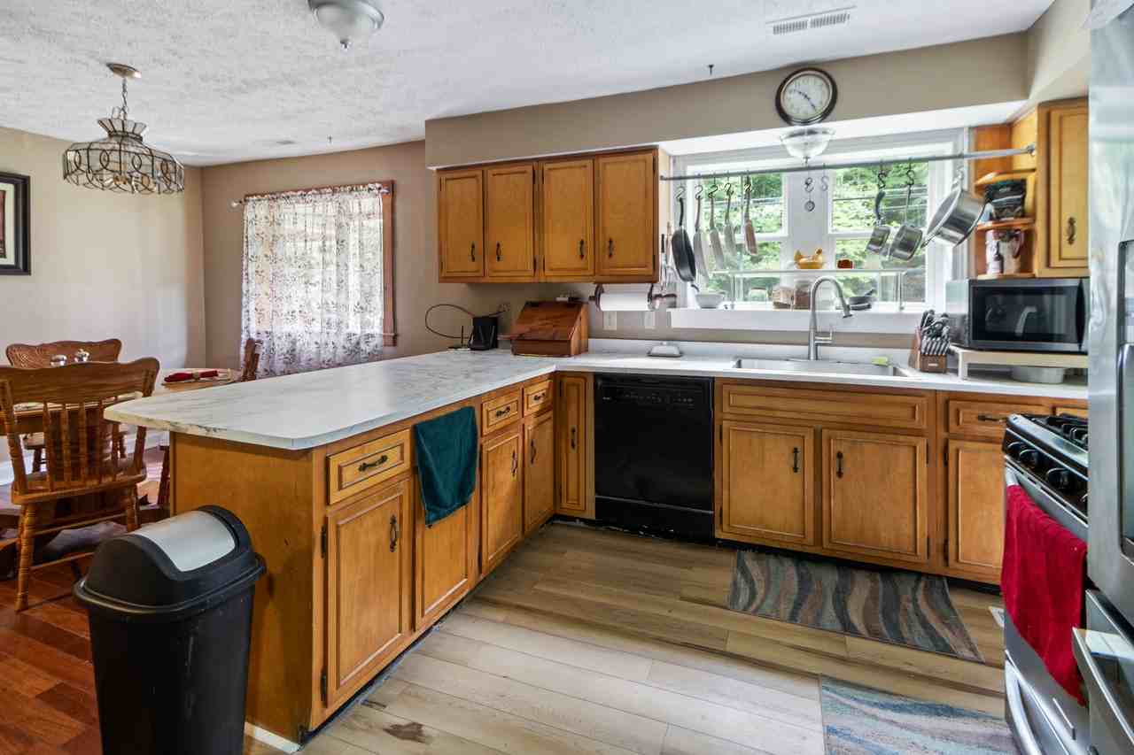 669 Whitaker St #NA - Photo 5 of 13