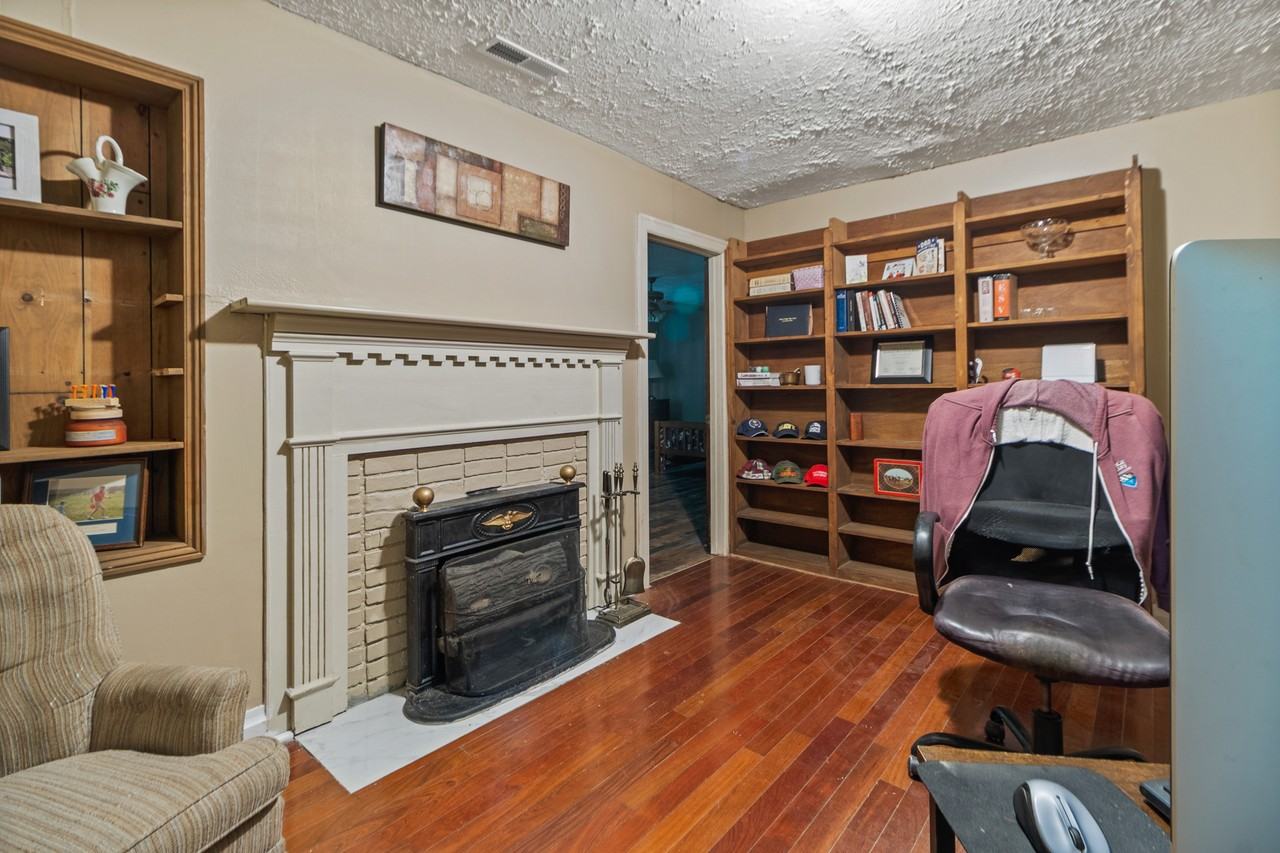 669 Whitaker St #NA - Photo 7 of 13
