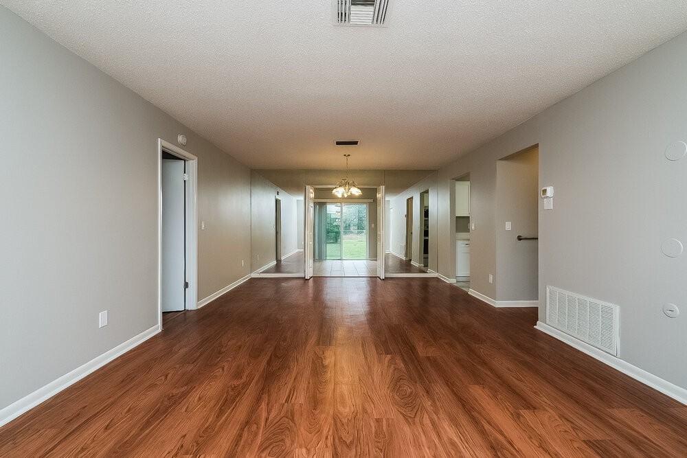 9350 Bayside Ct - Photo 3 of 16