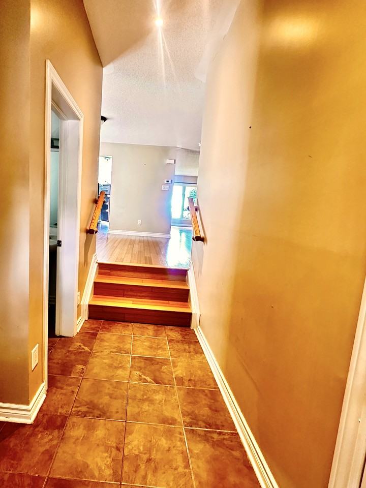 241 Hunterbrook - Photo 4 of 32