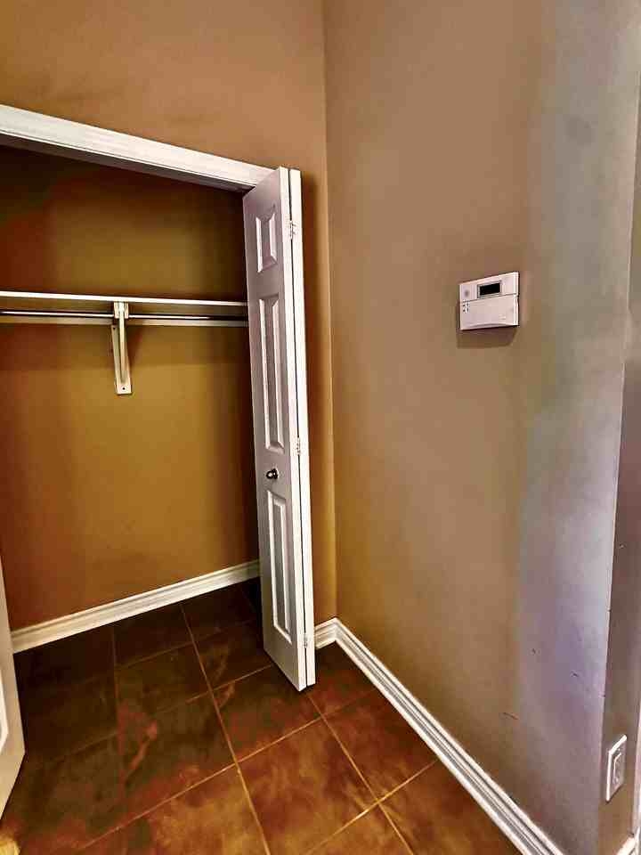 241 Hunterbrook - Photo 6 of 32