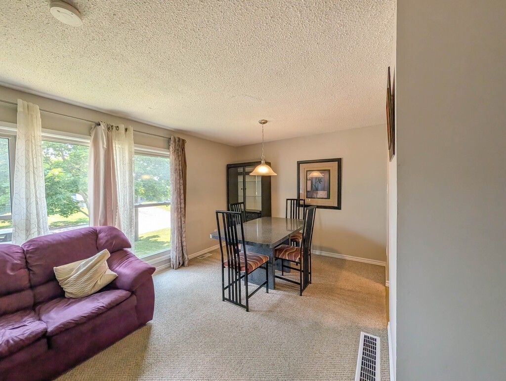 3 Tara Crescent - Photo 5 of 29