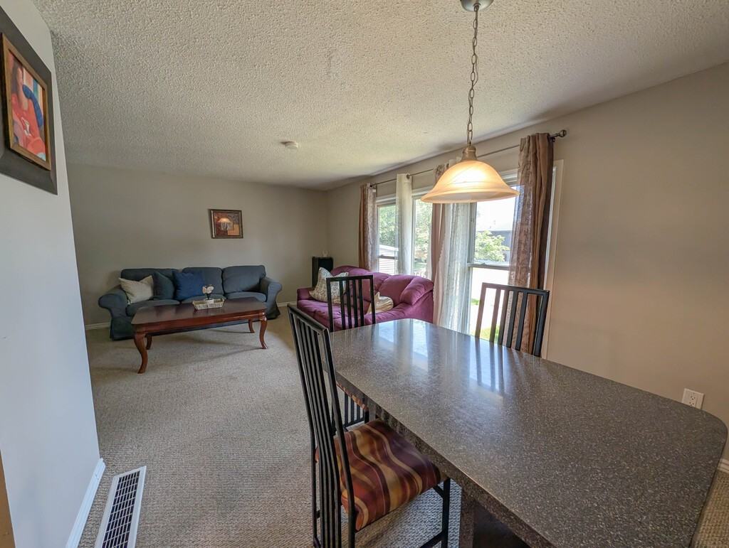 3 Tara Crescent - Photo 7 of 29