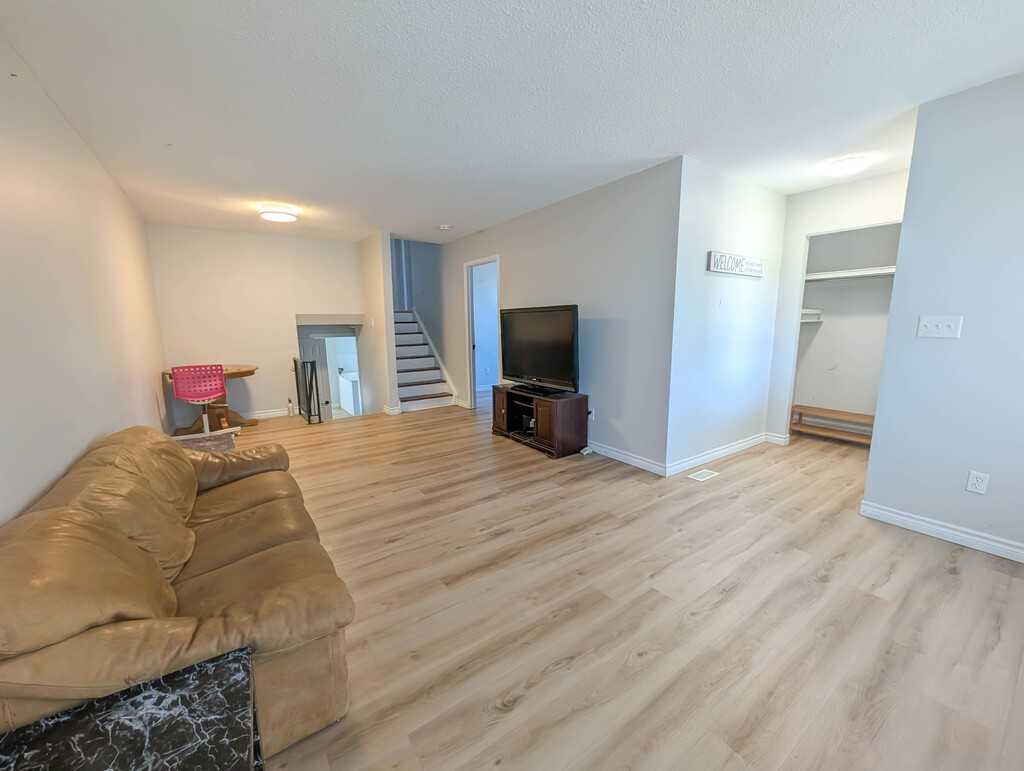 105 Tupper Drive - Photo 2 of 30