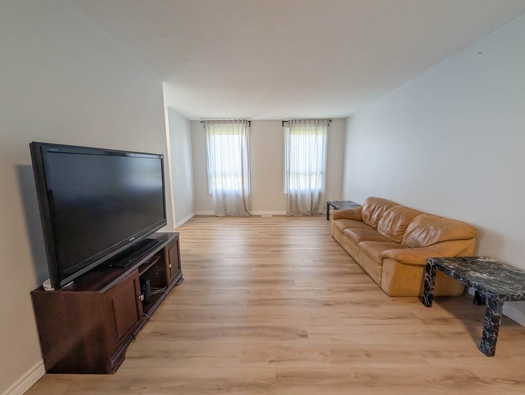 105 Tupper Drive - Photo 4 of 30