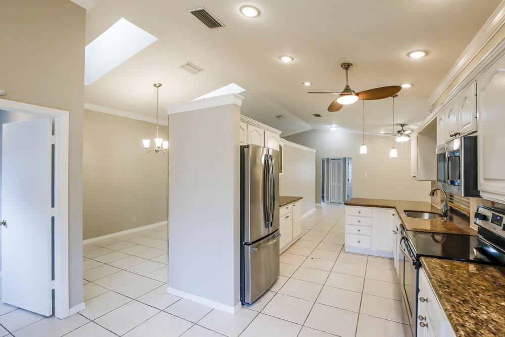 8623 Nw 47th Dr - Photo 6 of 16