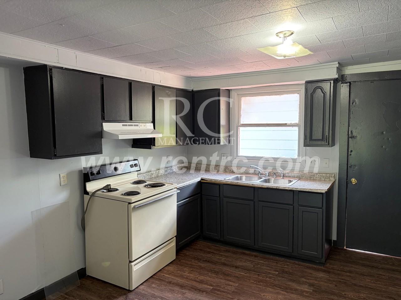 1420 Cleveland Ave Apt C - Photo 2 of 10