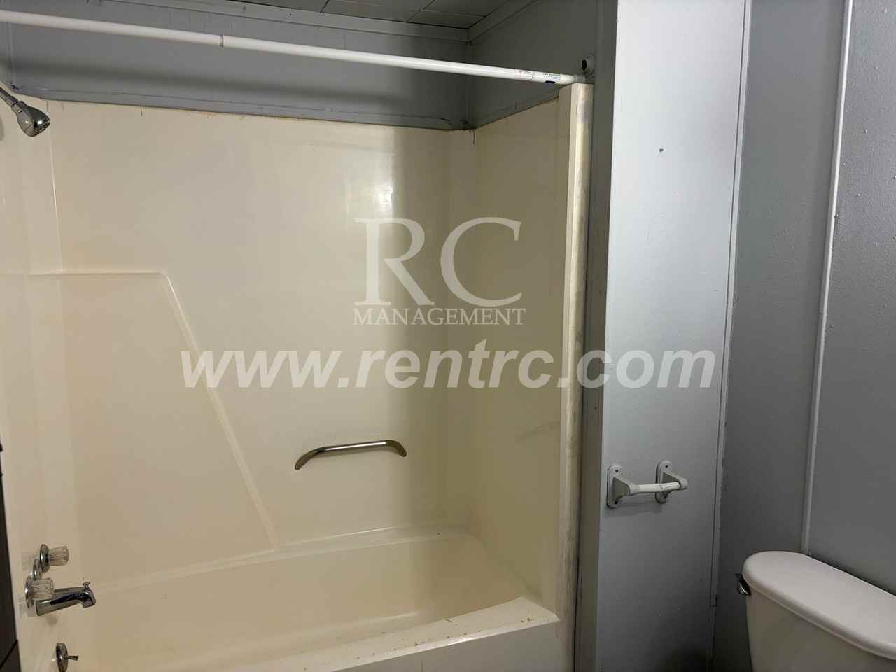 1420 Cleveland Ave Apt C - Photo 3 of 10