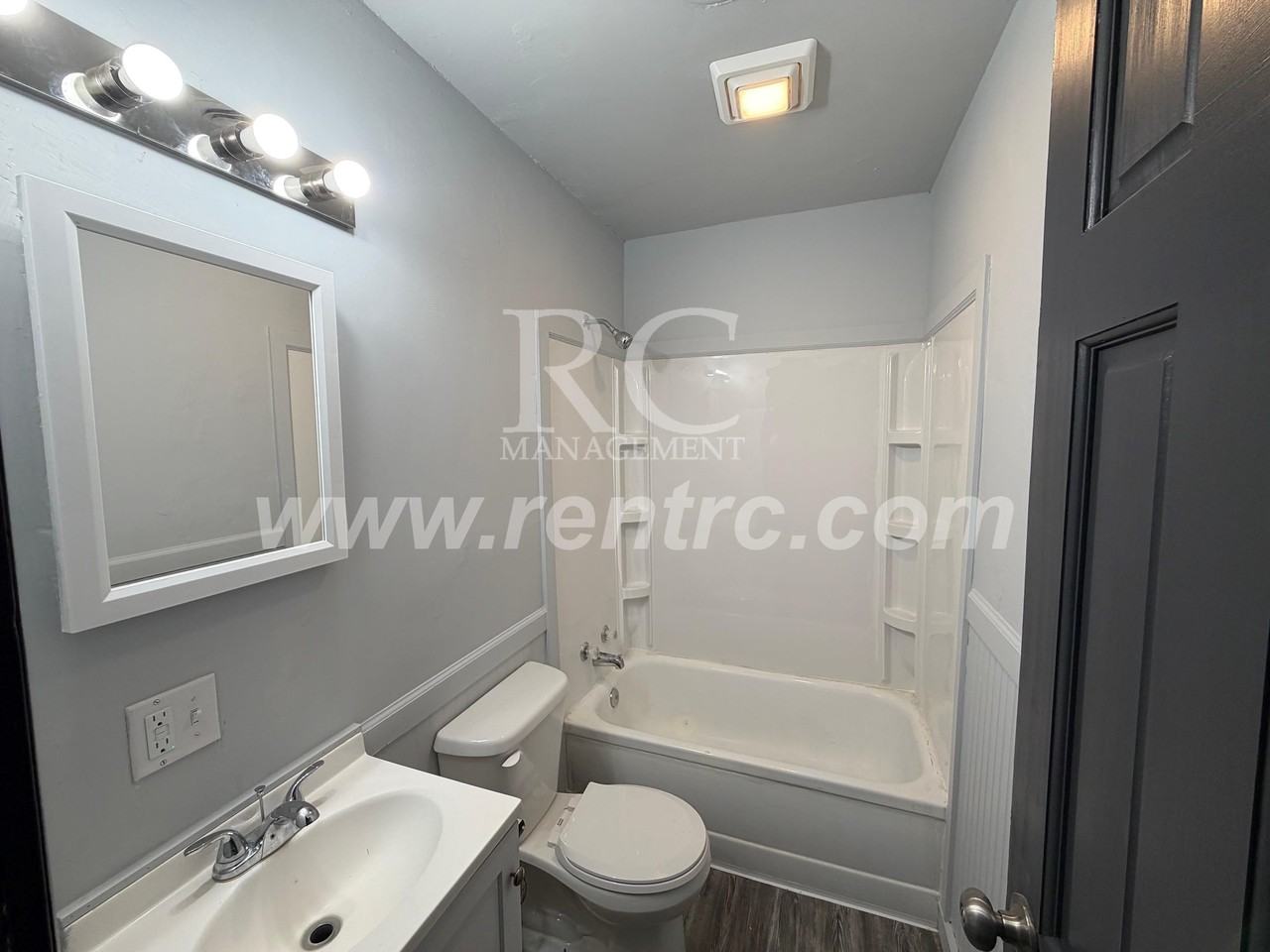 421 Ferndale Ave - Photo 3 of 9