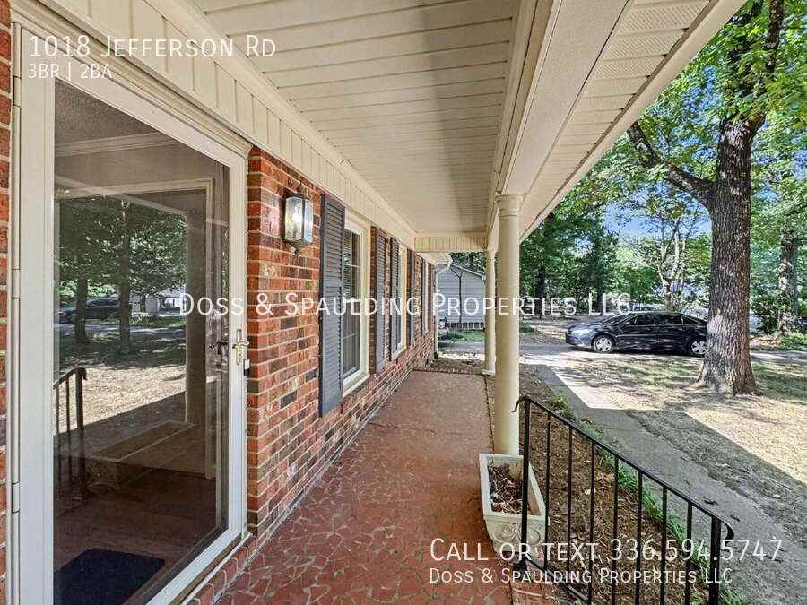 1018 Jefferson Rd - Photo 3 of 30