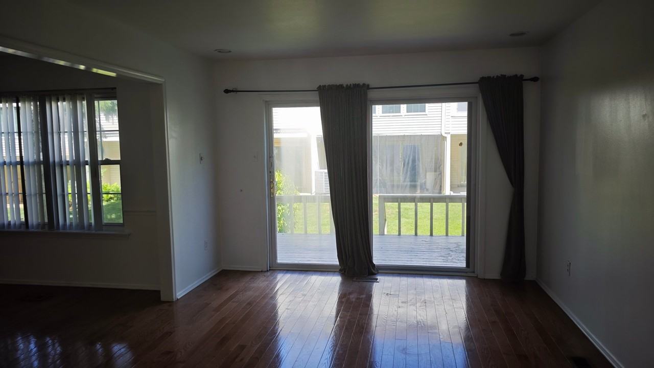 1187 Heyward Rd - Photo 4 of 14