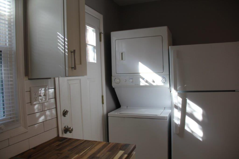 216 Dulwich Cres #B - Photo 4 of 47