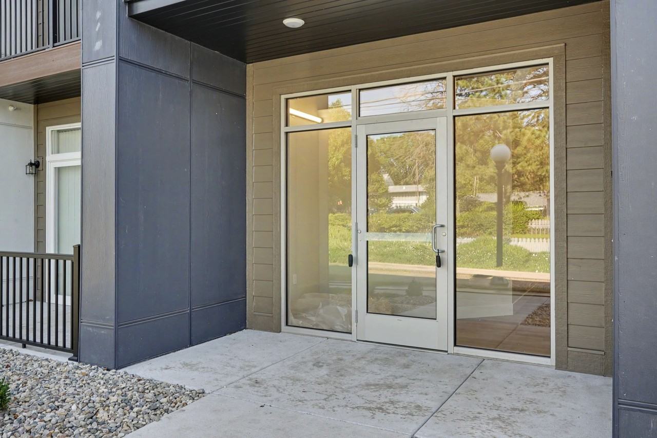 512 W Clark St. - Photo 2 of 7