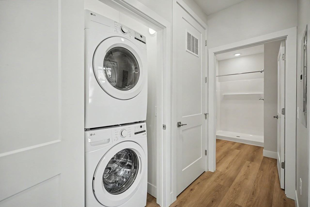 512 W Clark St. - Photo 6 of 7