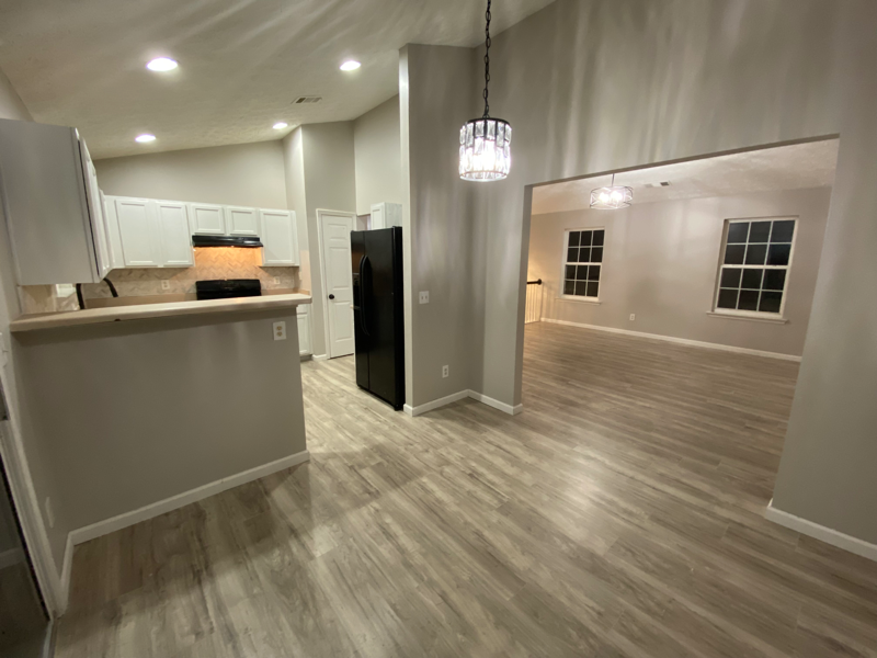 280 Bridgestone Ln - Photo 4 of 19