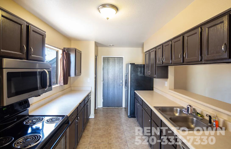 8661 N Newhill Ave - Photo 4 of 22