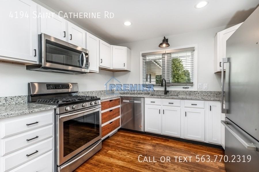 4194 Saint Catherine Rd - Photo 3 of 34