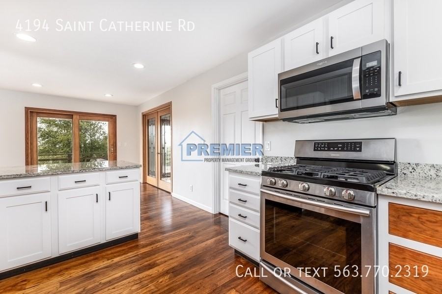 4194 Saint Catherine Rd - Photo 4 of 34
