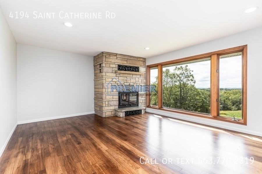 4194 Saint Catherine Rd - Photo 5 of 34