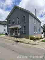 featured image of 1006 Walnut St #2