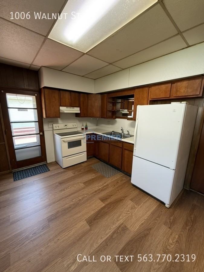 1006 Walnut St #2 - Photo 5 of 9