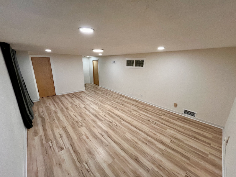 2104 E 58th St #2104 - Photo 2 of 8