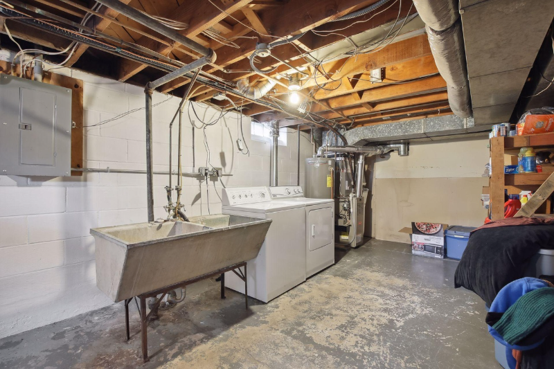 2104 E 58th St #2104 - Photo 7 of 8