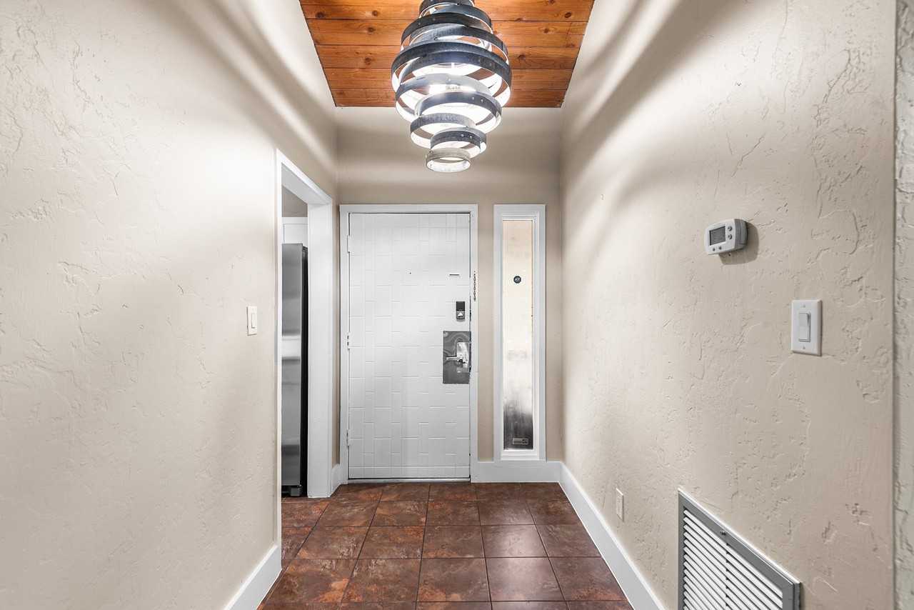 4187 Abbey Ct - Photo 2 of 24