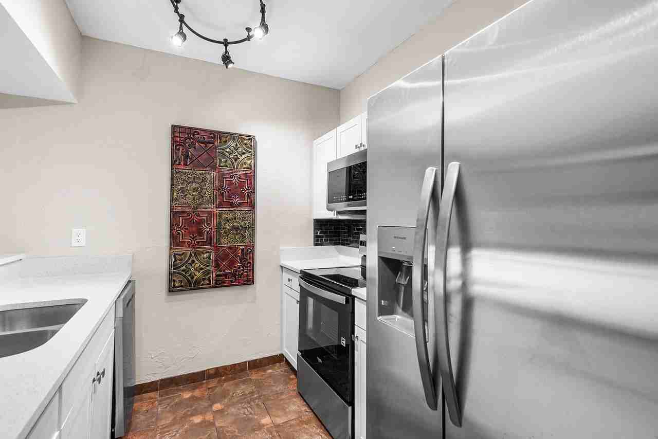 4187 Abbey Ct - Photo 7 of 24