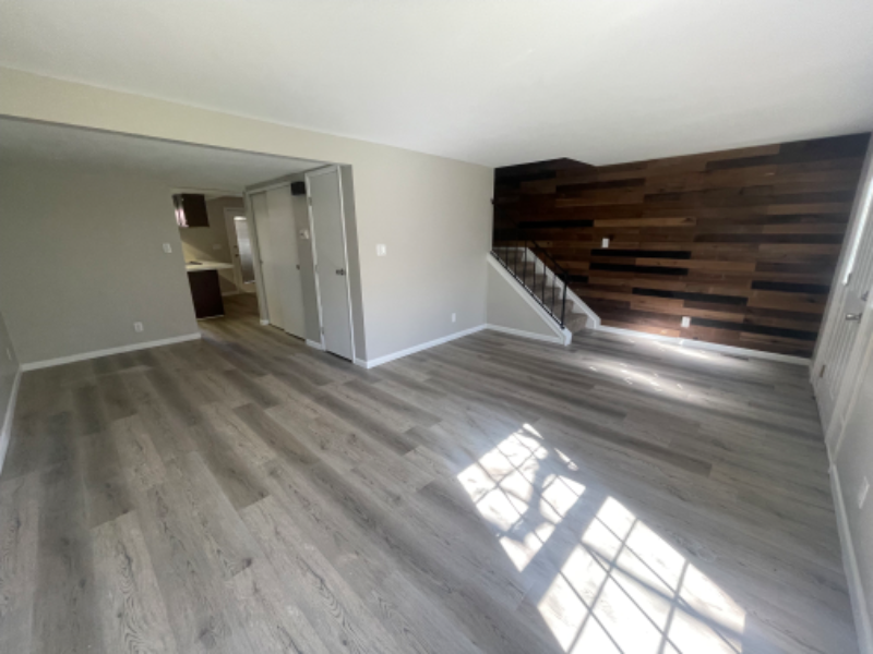 2109 Wellington Ct - Photo 6 of 19