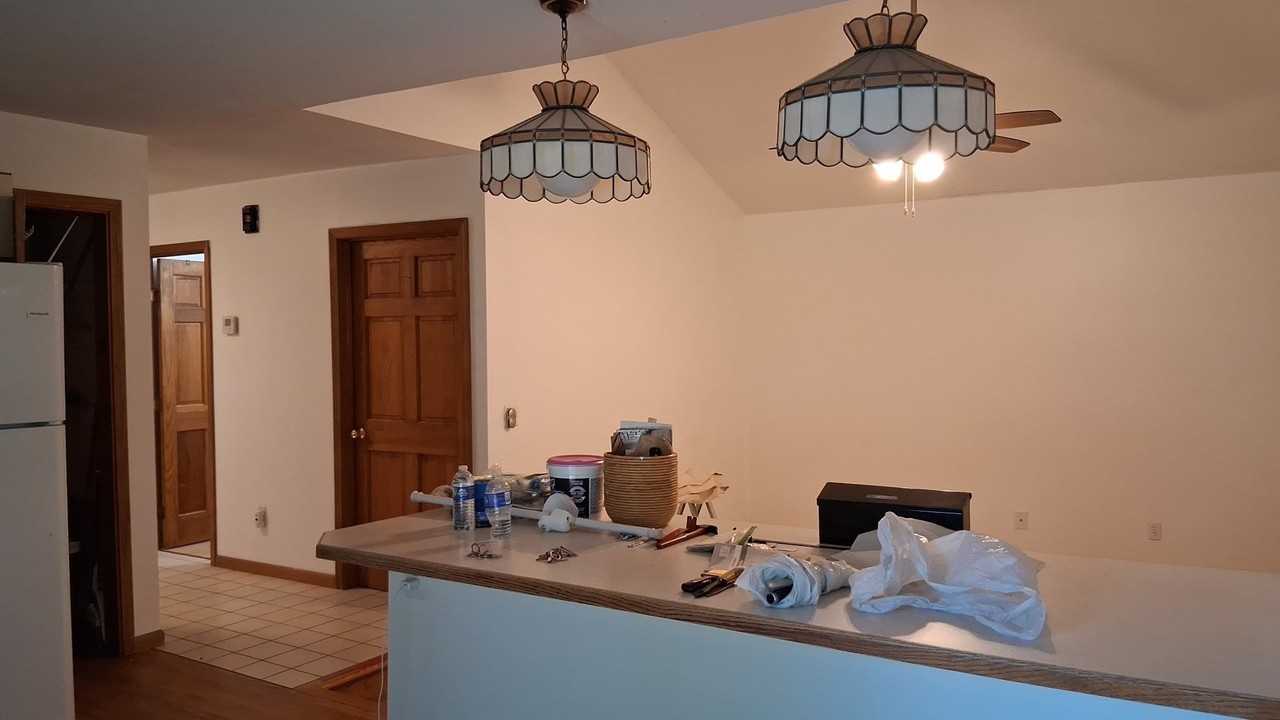 1010 Carbon St #REAR - Photo 7 of 9