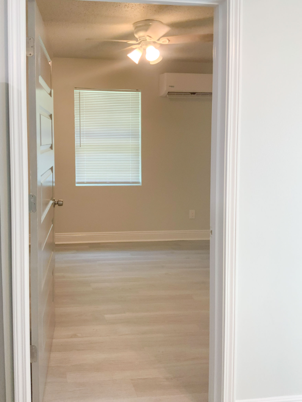5094 J E L Dr #10 - Photo 4 of 10